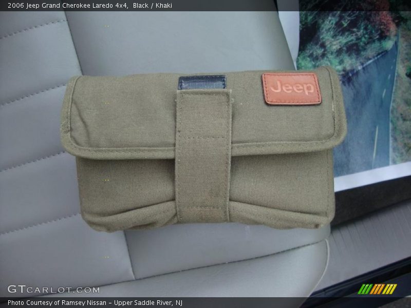Black / Khaki 2006 Jeep Grand Cherokee Laredo 4x4