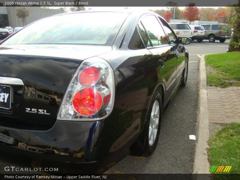 Super Black / Blond 2005 Nissan Altima 2.5 SL