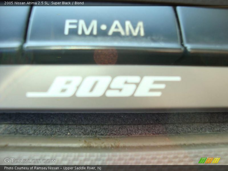 Super Black / Blond 2005 Nissan Altima 2.5 SL