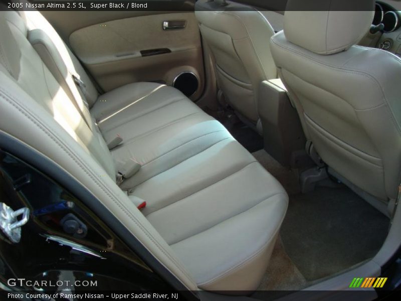 Super Black / Blond 2005 Nissan Altima 2.5 SL