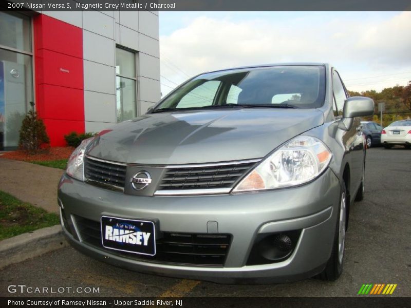 Magnetic Grey Metallic / Charcoal 2007 Nissan Versa S