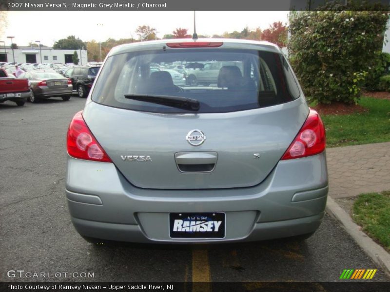 Magnetic Grey Metallic / Charcoal 2007 Nissan Versa S