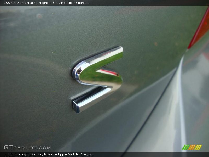 Magnetic Grey Metallic / Charcoal 2007 Nissan Versa S