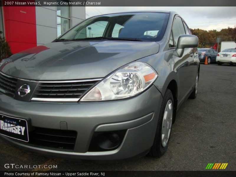 Magnetic Grey Metallic / Charcoal 2007 Nissan Versa S
