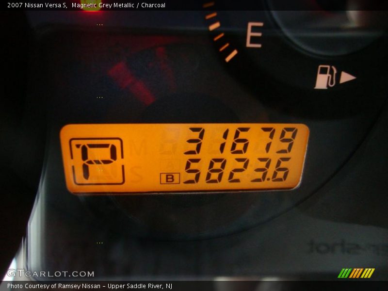 Magnetic Grey Metallic / Charcoal 2007 Nissan Versa S