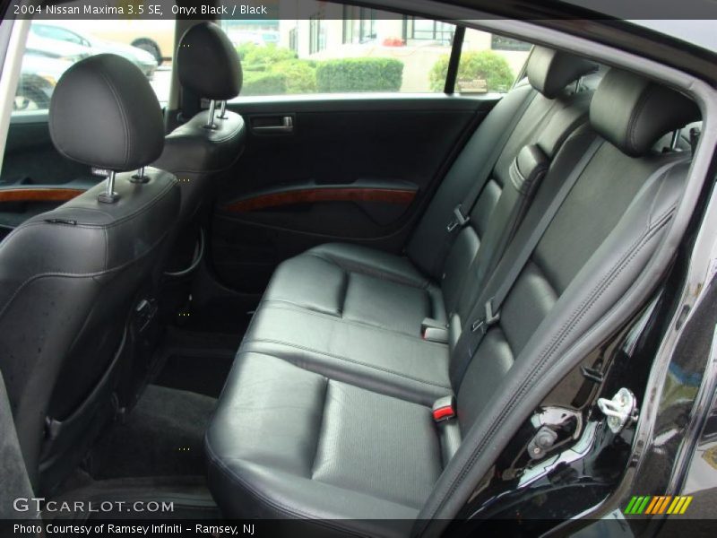 Onyx Black / Black 2004 Nissan Maxima 3.5 SE