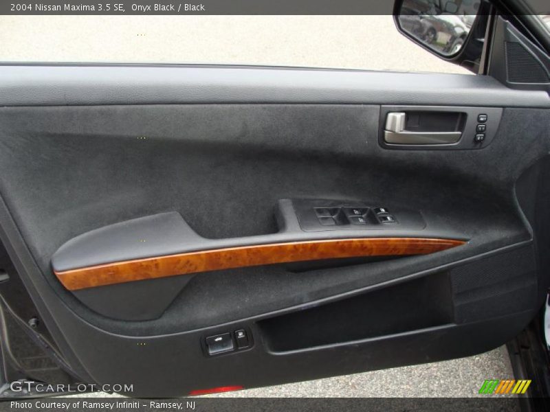 Onyx Black / Black 2004 Nissan Maxima 3.5 SE