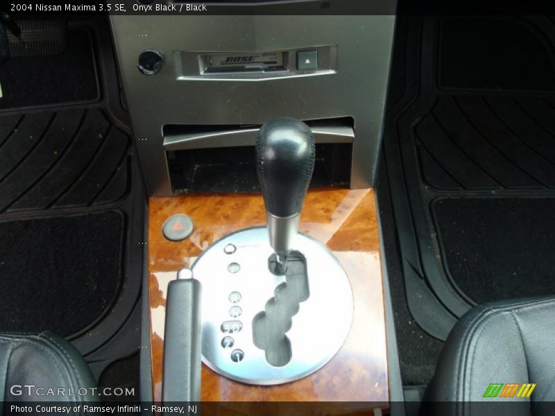 Onyx Black / Black 2004 Nissan Maxima 3.5 SE