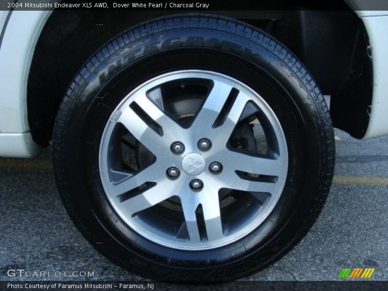 Dover White Pearl / Charcoal Gray 2004 Mitsubishi Endeavor XLS AWD