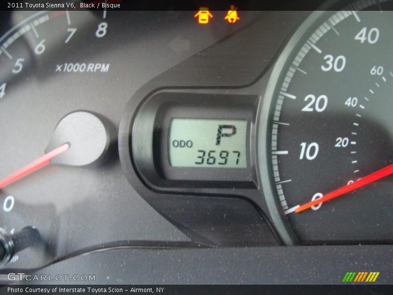 Black / Bisque 2011 Toyota Sienna V6