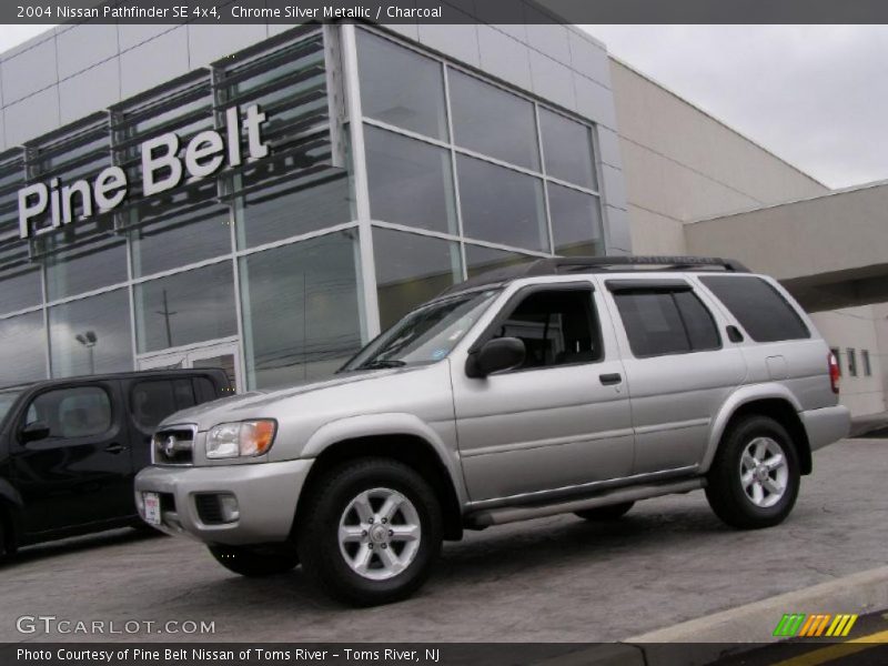 Chrome Silver Metallic / Charcoal 2004 Nissan Pathfinder SE 4x4