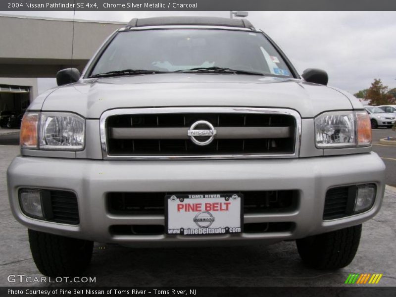 Chrome Silver Metallic / Charcoal 2004 Nissan Pathfinder SE 4x4