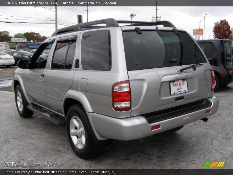 Chrome Silver Metallic / Charcoal 2004 Nissan Pathfinder SE 4x4