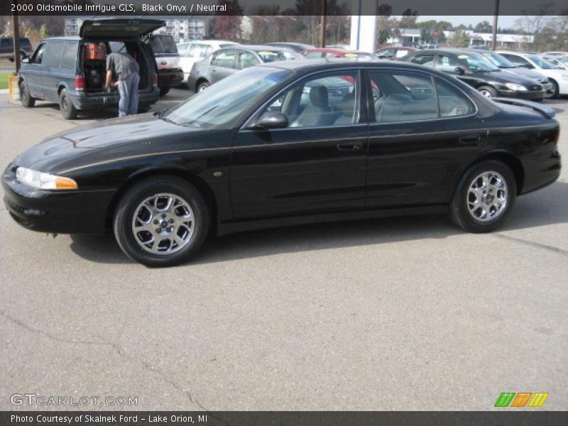 Black Onyx / Neutral 2000 Oldsmobile Intrigue GLS