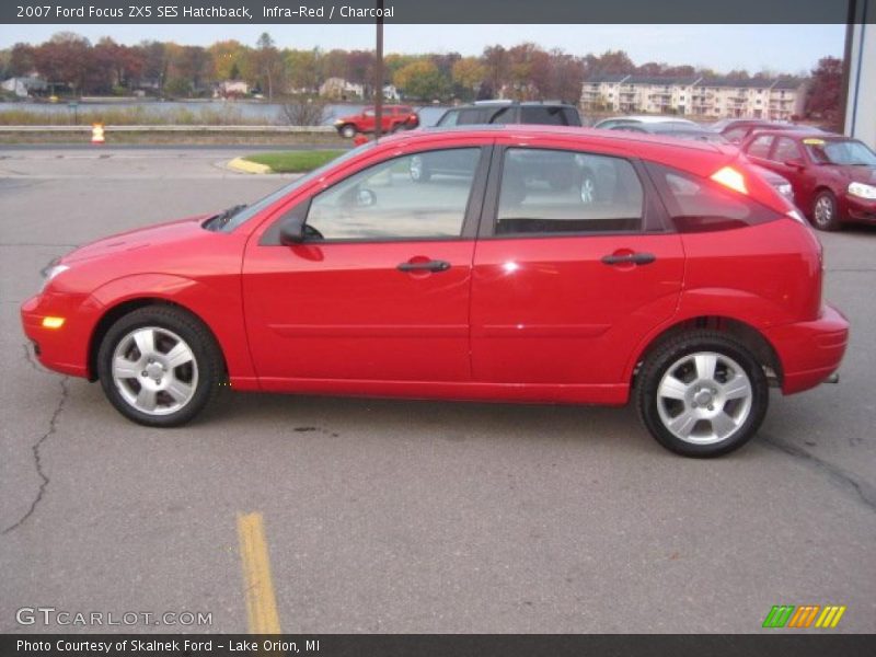 Infra-Red / Charcoal 2007 Ford Focus ZX5 SES Hatchback