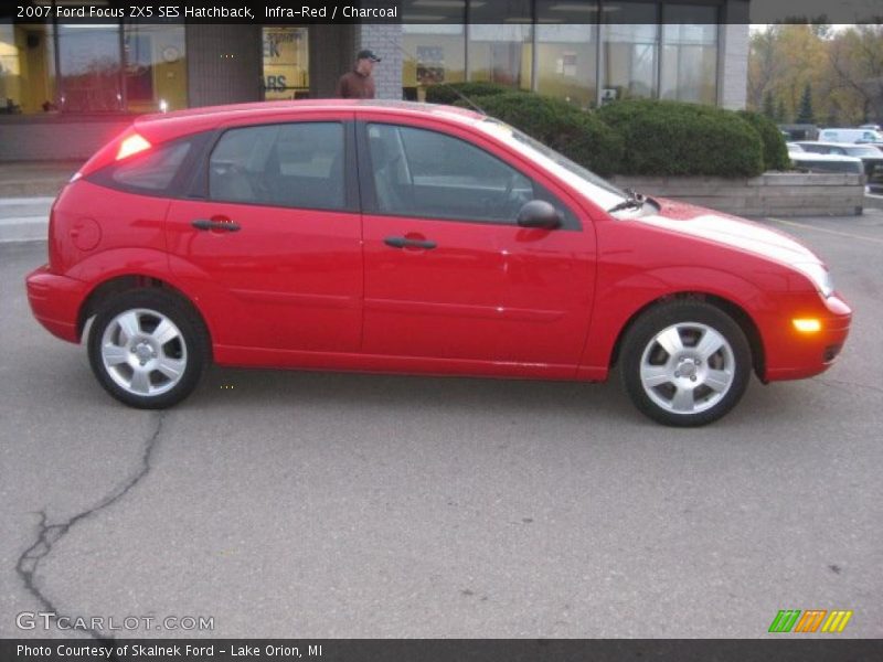 Infra-Red / Charcoal 2007 Ford Focus ZX5 SES Hatchback