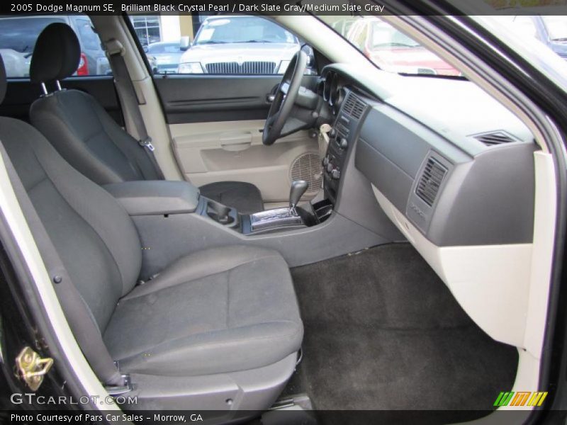 Brilliant Black Crystal Pearl / Dark Slate Gray/Medium Slate Gray 2005 Dodge Magnum SE