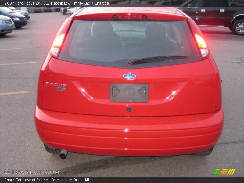 Infra-Red / Charcoal 2007 Ford Focus ZX5 SES Hatchback