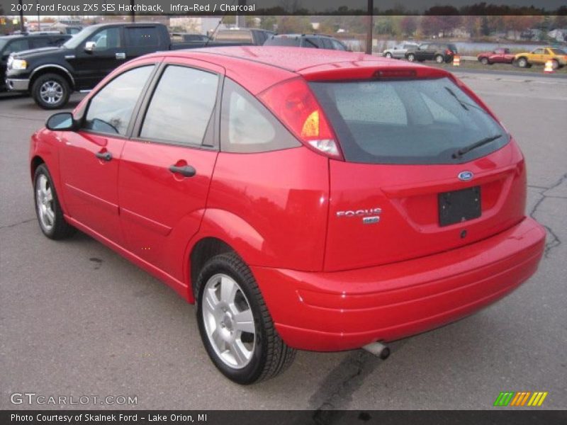 Infra-Red / Charcoal 2007 Ford Focus ZX5 SES Hatchback