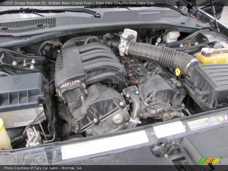 Brilliant Black Crystal Pearl / Dark Slate Gray/Medium Slate Gray 2005 Dodge Magnum SE