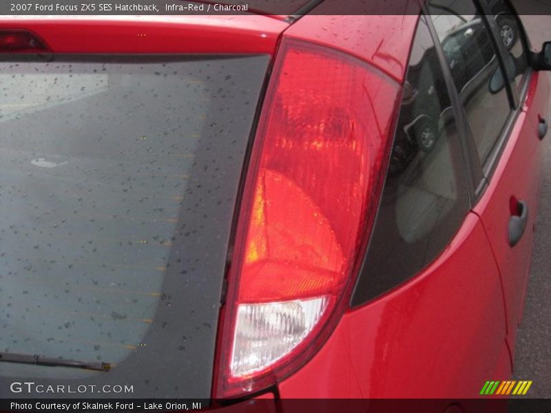 Infra-Red / Charcoal 2007 Ford Focus ZX5 SES Hatchback