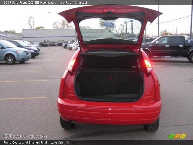 Infra-Red / Charcoal 2007 Ford Focus ZX5 SES Hatchback