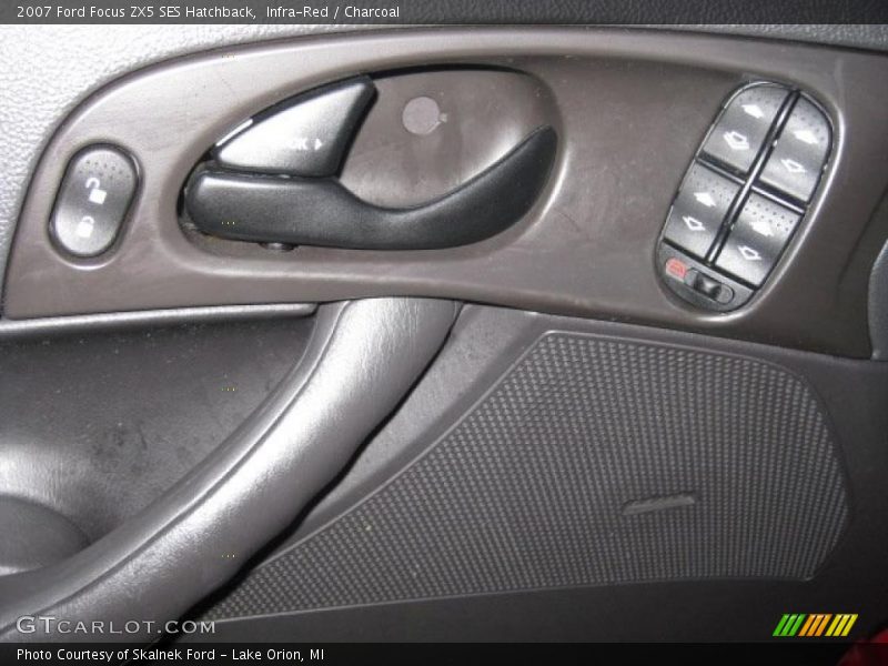 Infra-Red / Charcoal 2007 Ford Focus ZX5 SES Hatchback