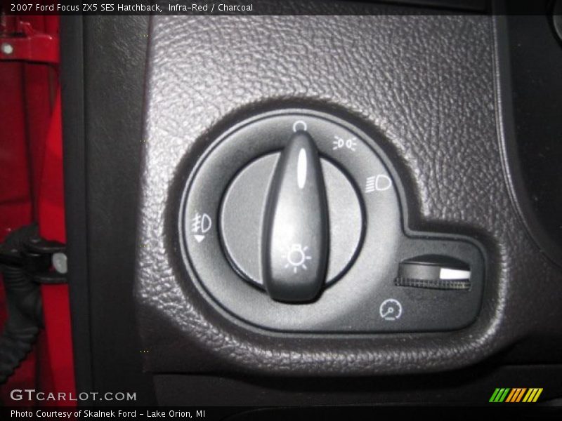 Infra-Red / Charcoal 2007 Ford Focus ZX5 SES Hatchback
