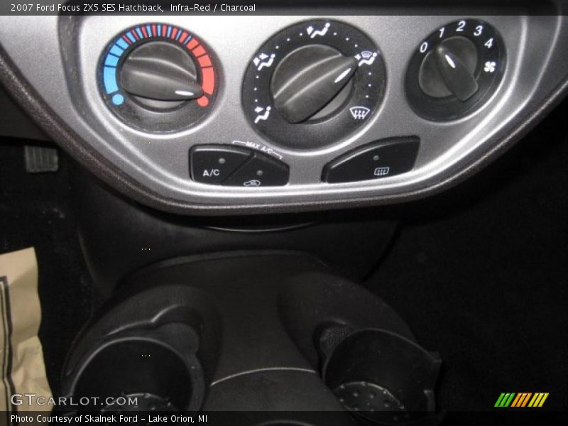 Infra-Red / Charcoal 2007 Ford Focus ZX5 SES Hatchback