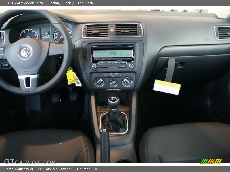 Black / Titan Black 2011 Volkswagen Jetta SE Sedan