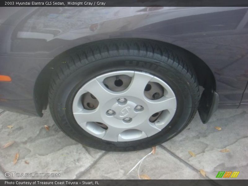 Midnight Gray / Gray 2003 Hyundai Elantra GLS Sedan