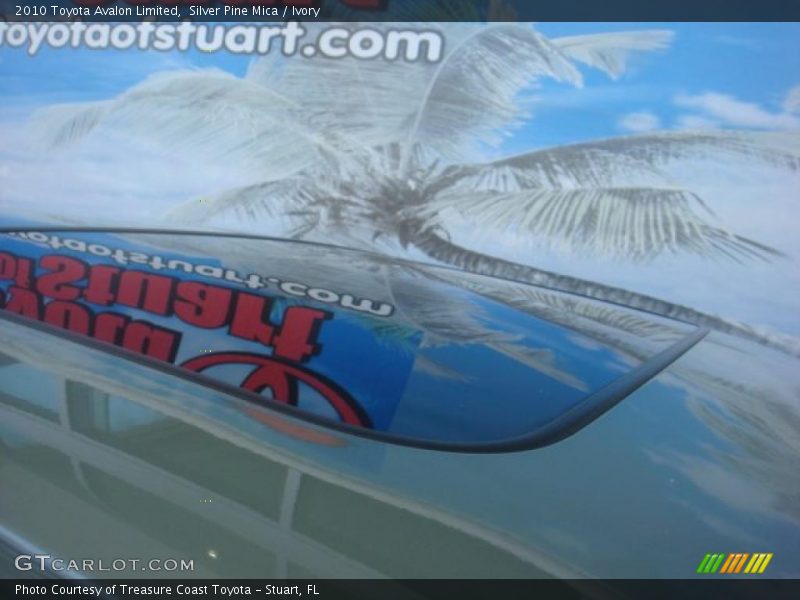 Silver Pine Mica / Ivory 2010 Toyota Avalon Limited