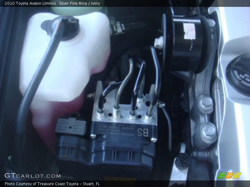 Silver Pine Mica / Ivory 2010 Toyota Avalon Limited