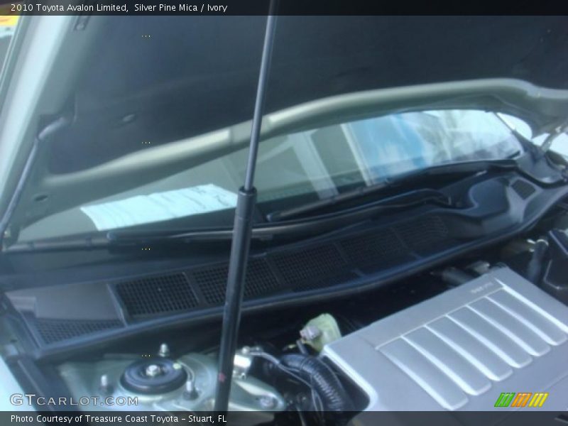 Silver Pine Mica / Ivory 2010 Toyota Avalon Limited