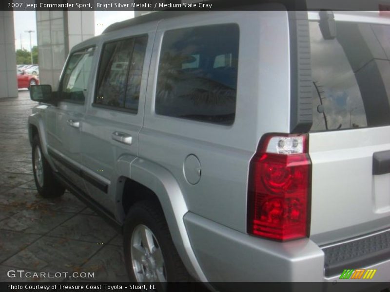 Bright Silver Metallic / Medium Slate Gray 2007 Jeep Commander Sport