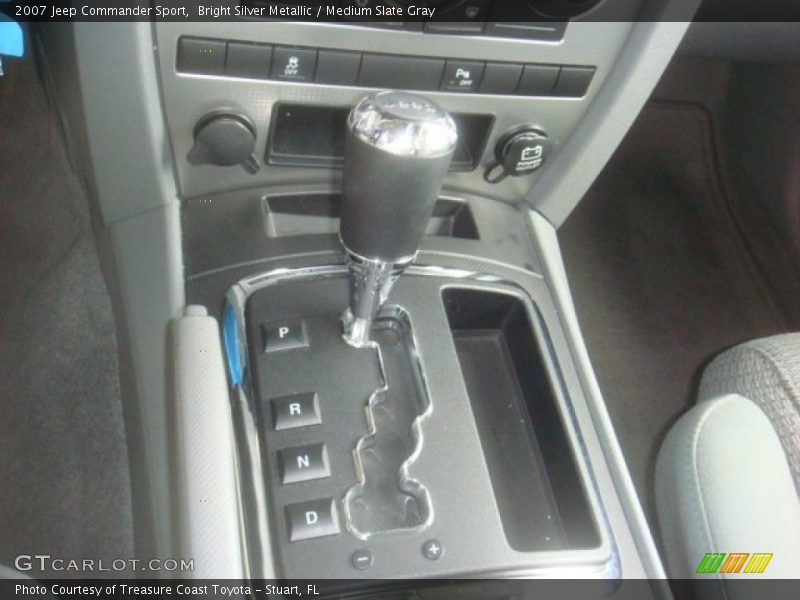Bright Silver Metallic / Medium Slate Gray 2007 Jeep Commander Sport