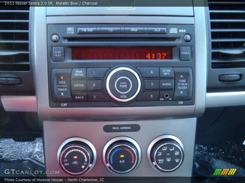 Metallic Blue / Charcoal 2011 Nissan Sentra 2.0 SR