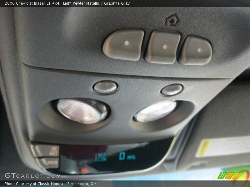 Light Pewter Metallic / Graphite Gray 2000 Chevrolet Blazer LT 4x4
