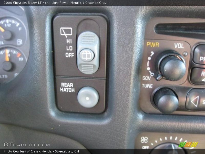 Light Pewter Metallic / Graphite Gray 2000 Chevrolet Blazer LT 4x4