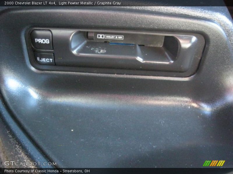 Light Pewter Metallic / Graphite Gray 2000 Chevrolet Blazer LT 4x4