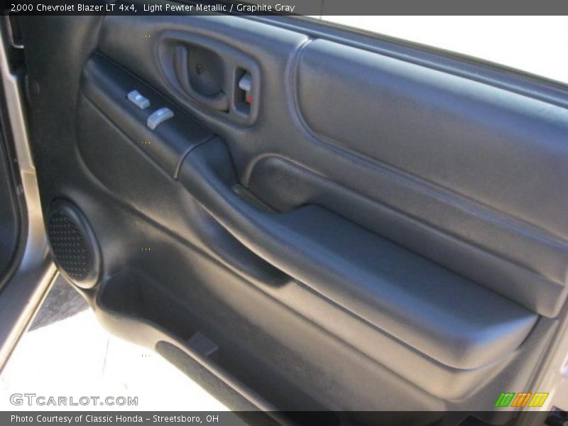 Light Pewter Metallic / Graphite Gray 2000 Chevrolet Blazer LT 4x4