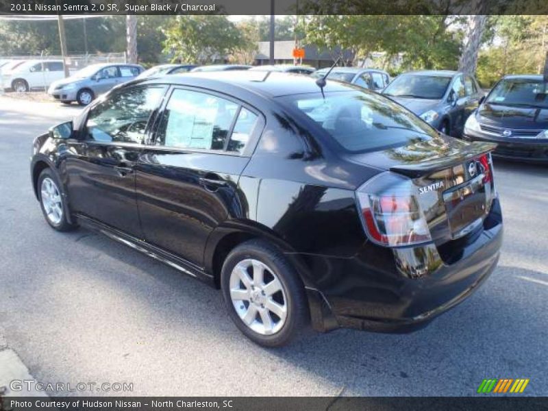 Super Black / Charcoal 2011 Nissan Sentra 2.0 SR