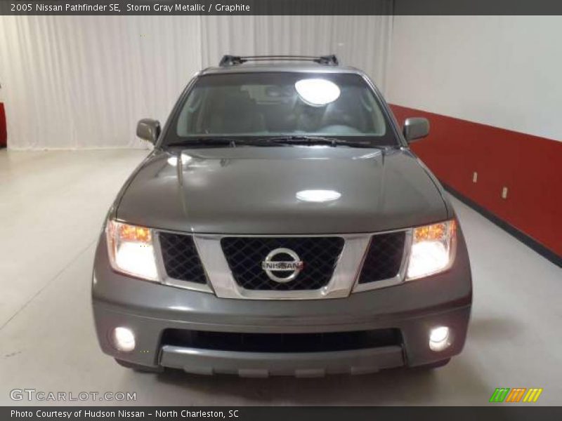 Storm Gray Metallic / Graphite 2005 Nissan Pathfinder SE