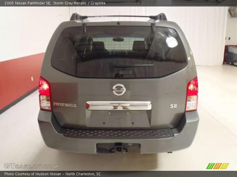 Storm Gray Metallic / Graphite 2005 Nissan Pathfinder SE