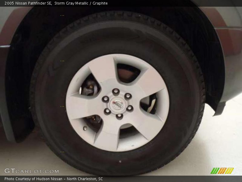 Storm Gray Metallic / Graphite 2005 Nissan Pathfinder SE