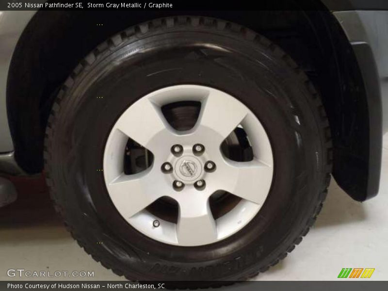 Storm Gray Metallic / Graphite 2005 Nissan Pathfinder SE