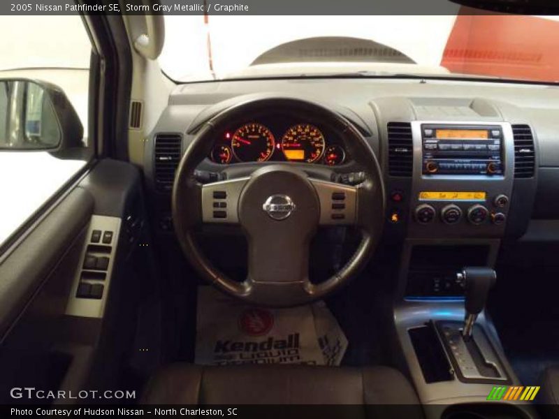 Storm Gray Metallic / Graphite 2005 Nissan Pathfinder SE