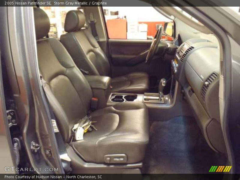 Storm Gray Metallic / Graphite 2005 Nissan Pathfinder SE