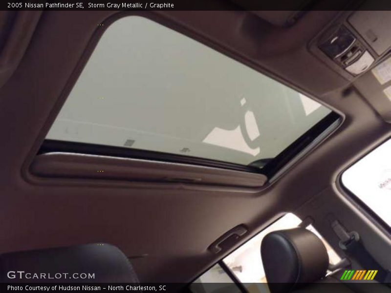Storm Gray Metallic / Graphite 2005 Nissan Pathfinder SE
