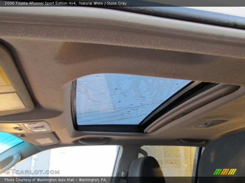 Sunroof of 2006 4Runner Sport Edition 4x4